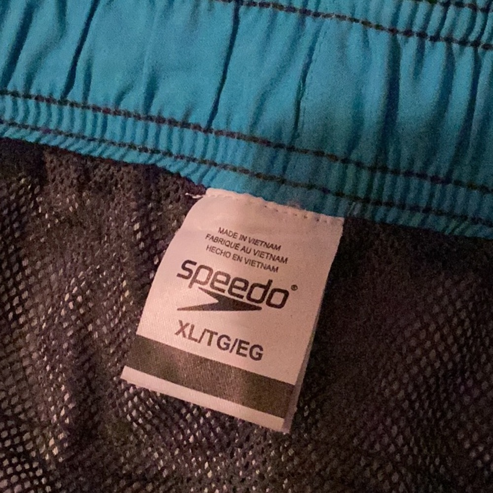 SPEEDO swim trunks XL - Picture 5 of 5